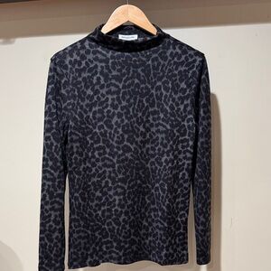 beachlunchlounge Charcoal Leopard Print Men's Turtleneck Sweater
